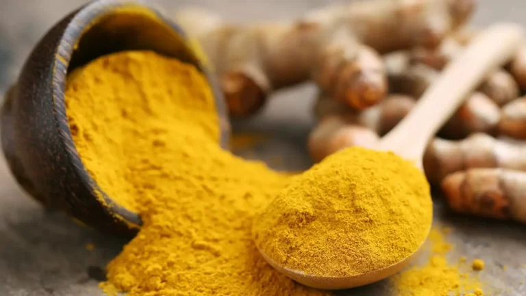 Can turmeric help in controlling high uric acid levels?