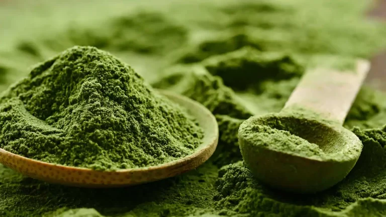 How to use wheatgrass powder for weight loss, hair and skin?