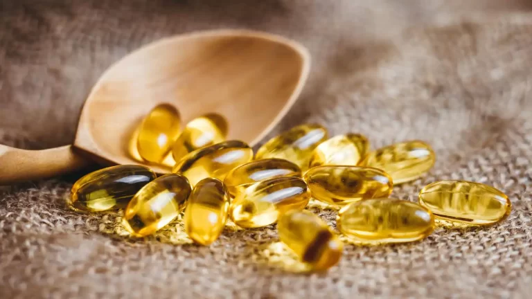 Know how to use vitamin E capsule for hair growth and anti-aging