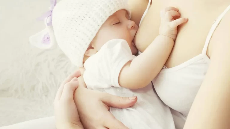 10 breastfeeding myths debunked by a lactation expert