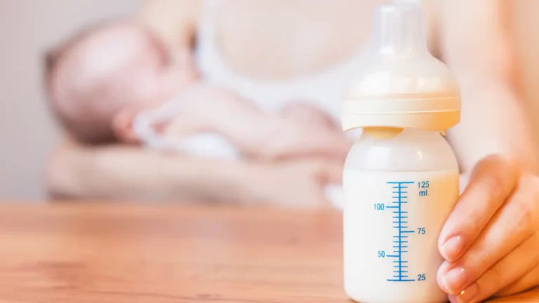 Breastfeeding and formula feeding? An expert tells you what may be best