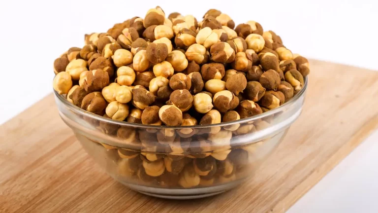5 health benefits of snacking on roasted chana