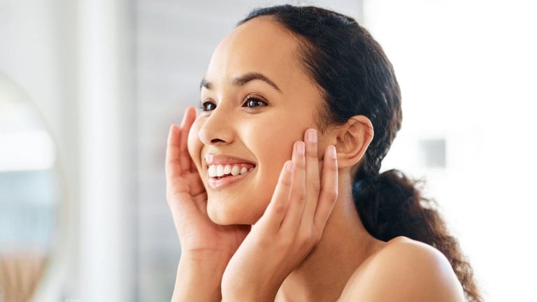 Adopt these 3 morning habits for glowing skin