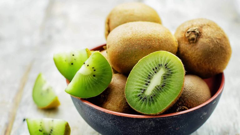 Know how to eat kiwi and include it in your everyday diet