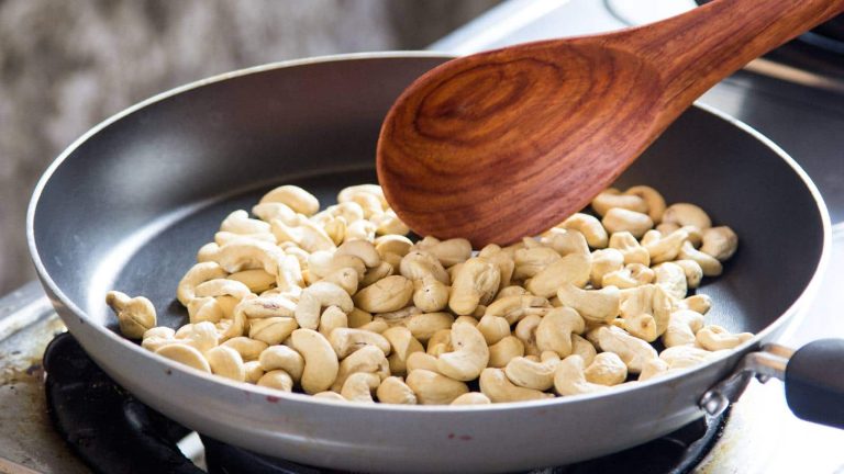 5-step recipe for roasted nuts and its health benefits