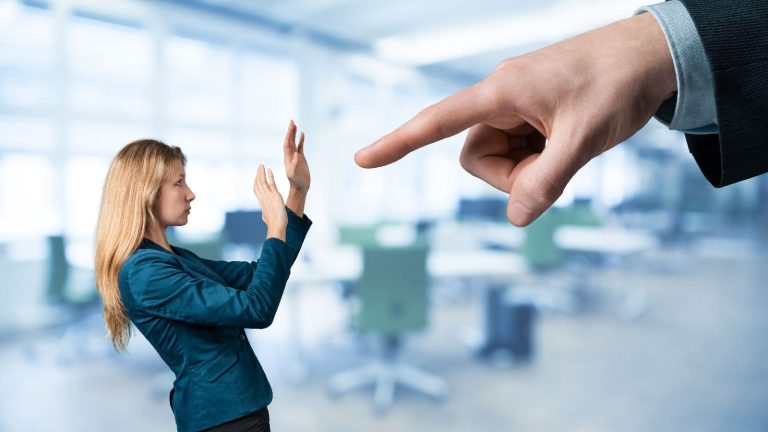 Workplace bullying: Know how to identify it and how to deal with it