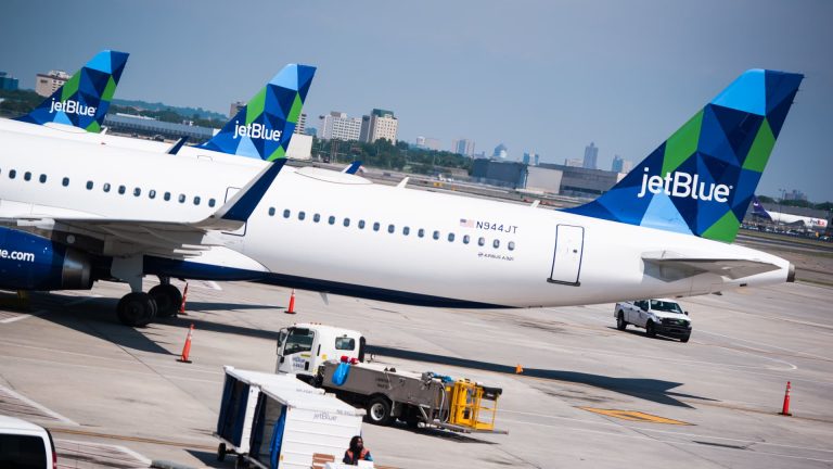 JetBlue plans Paris flights next summer in trans-Atlantic expansion