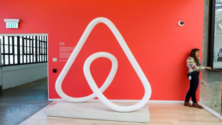 Despite ‘not fully positive results,’ Evercore ISI still thinks Airbnb is one of the best fundamental stories
