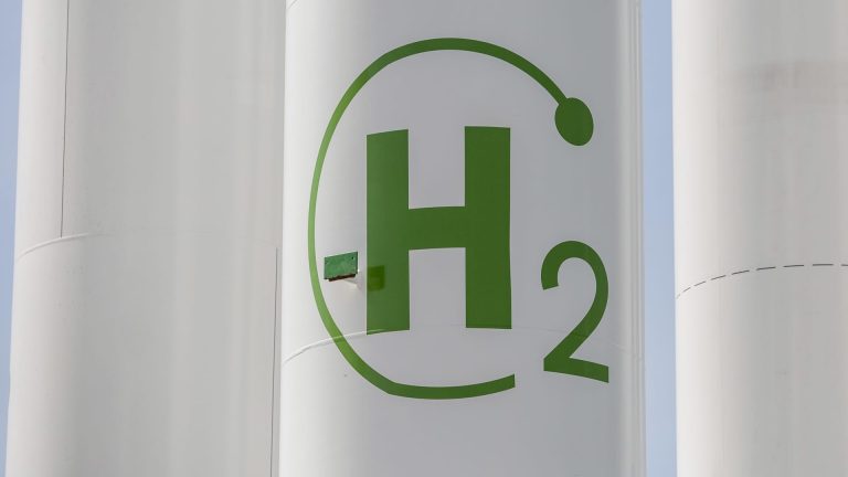 Firms plan Australian ‘super hub’ to produce green hydrogen