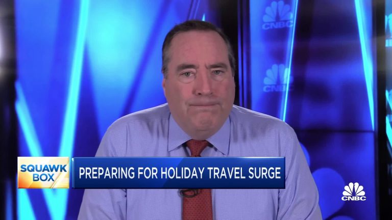 Thanksgiving airfares up roughly 10% compared with a year prior