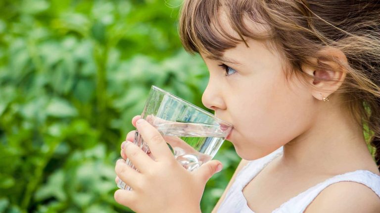 7 tips to prevent dehydration in children