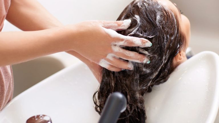 Woman suffers a beauty salon stroke syndrome while getting hair washed