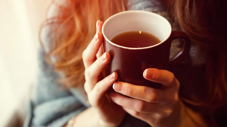 3 reasons to avoid drinking hot tea on an empty stomach