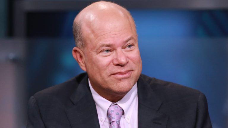 David Tepper is ‘leaning short’ on the stock market into 2023 because of global rate tightening