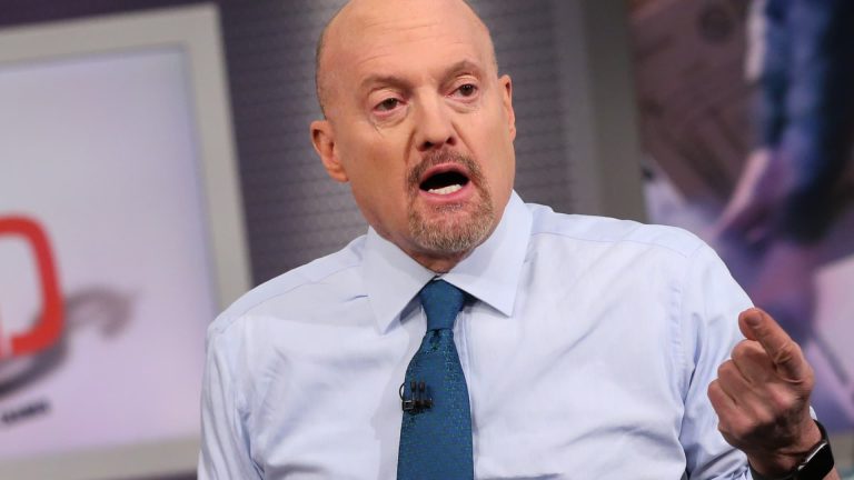 Jim Cramer says he likes these 3 financial stocks for 2023