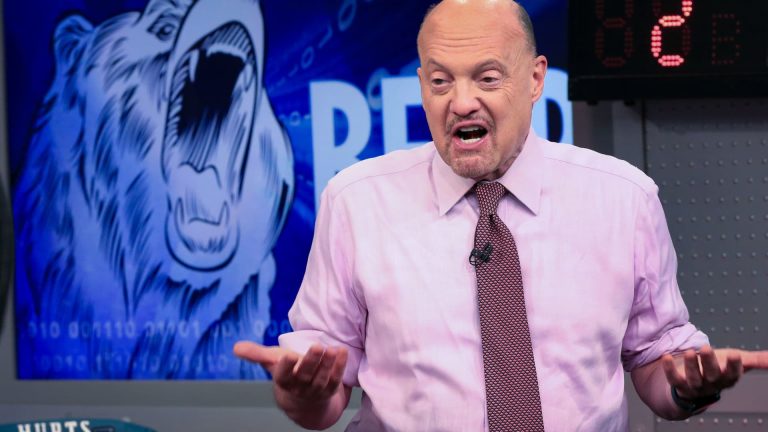 Charts suggest the market is in for a ‘bumpy ride,’ Jim Cramer says