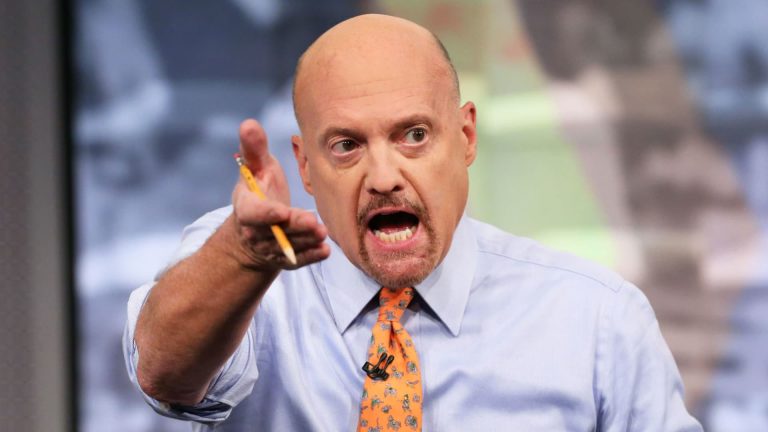 Charts are ‘screaming’ that it’s not too late to buy homebuilder stocks, Jim Cramer says