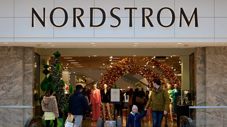 Nordstrom sinks after retailer posts weak holiday sales