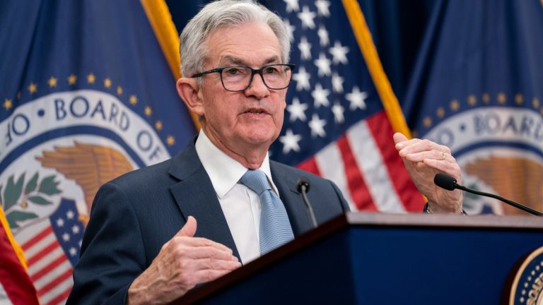 Powell stresses need for Fed political independence on tackling inflation