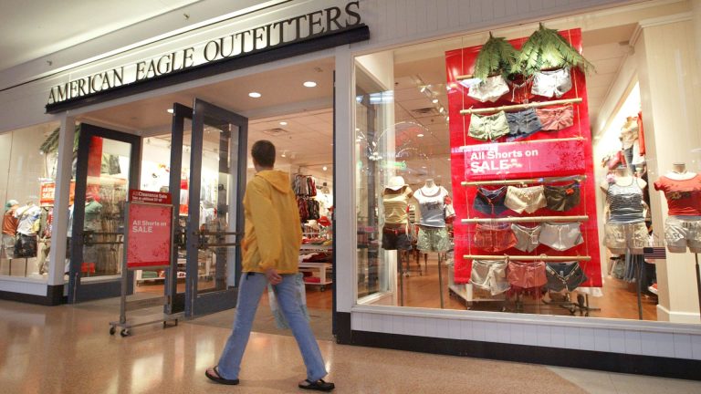 Jefferies downgrades American Eagle Outfitters, sees the apparel stock struggling in a recession