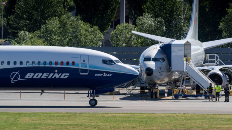 Boeing January plane orders and deliveries slip