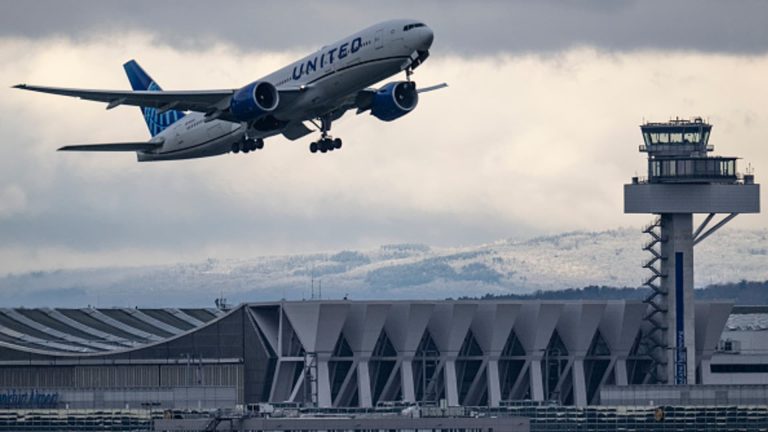United Airlines helps launch sustainable aviation fuel fund