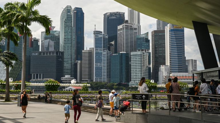 Singapore drops pre-departure requirements for travelers, further eases mask rules