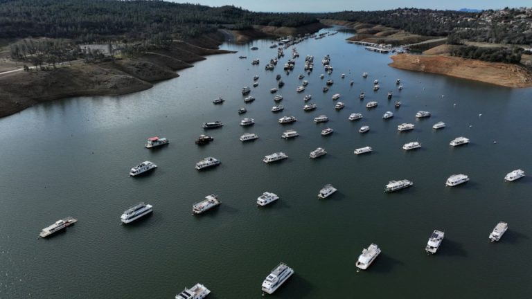 Photos document Lake Oroville’s rise after storms hit California