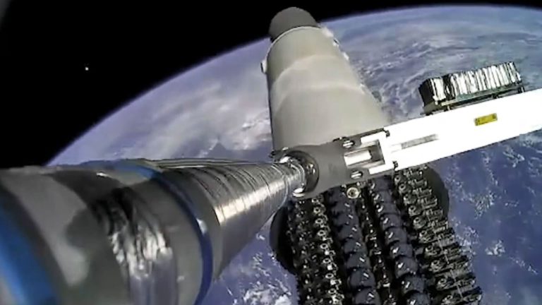 SpaceX begins launching V2 Mini Starlink satellites