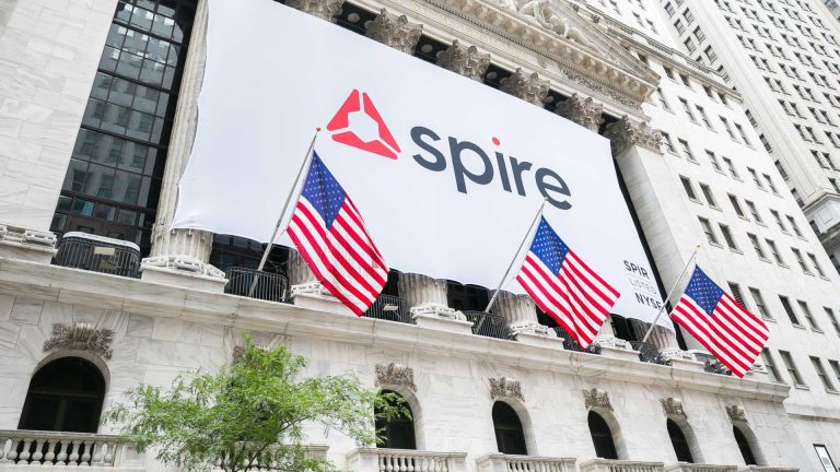 Spire, Momentus get stock exchange delisting warnings