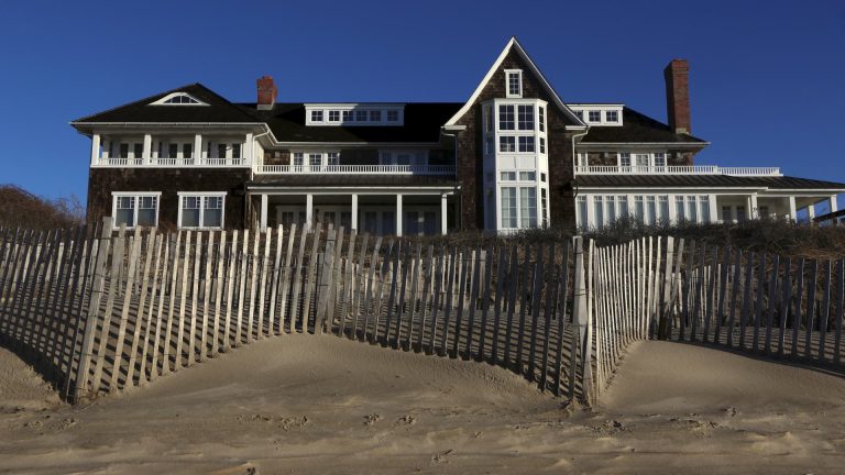 Hamptons home prices hit a record $3 million in the first quarter