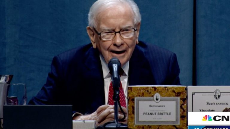 Warren Buffett says we’re not through with bank failures