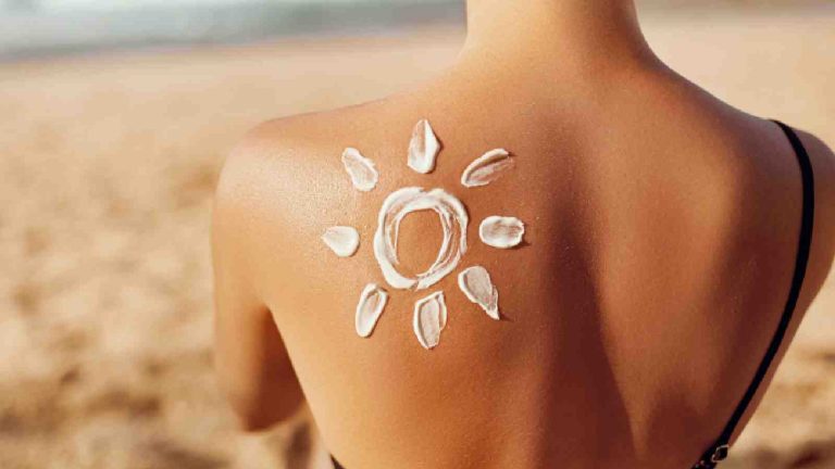 5 reasons why you need to wear sunscreen in summer