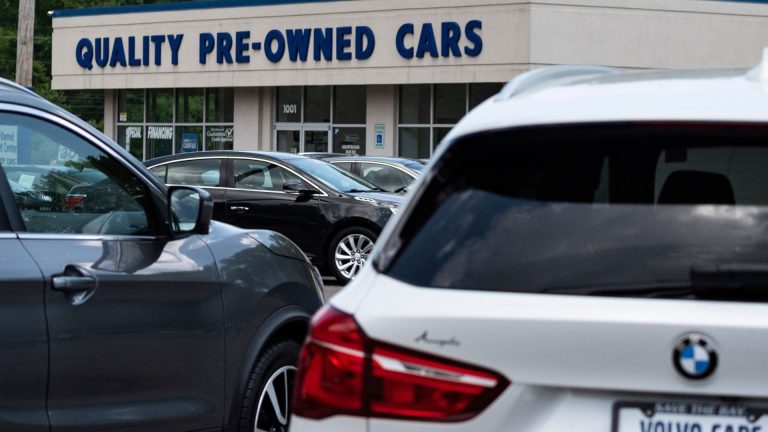 Manheim used vehicle index: Prices fall in April