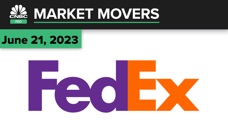 FedEx dips after soft guidance. Here’s what the pros are saying