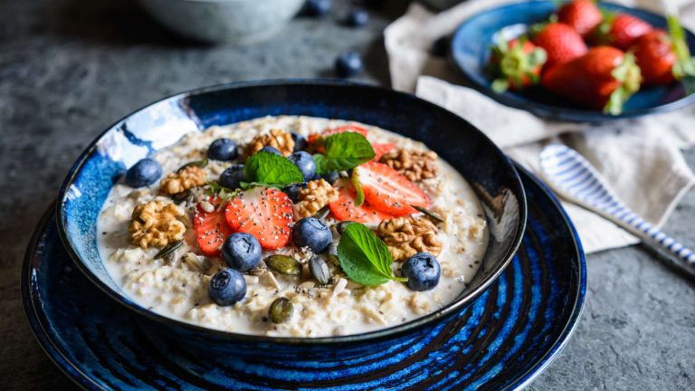 Know ways to eat muesli: 6 delicious weight loss breakfast recipes