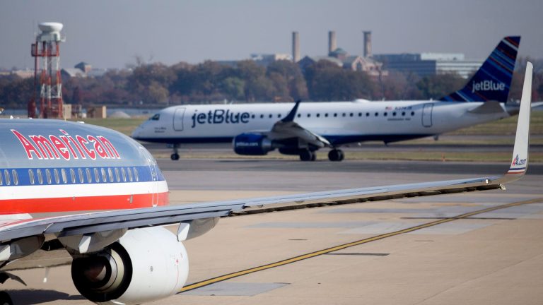 American, JetBlue to end sales of each others’ tickets