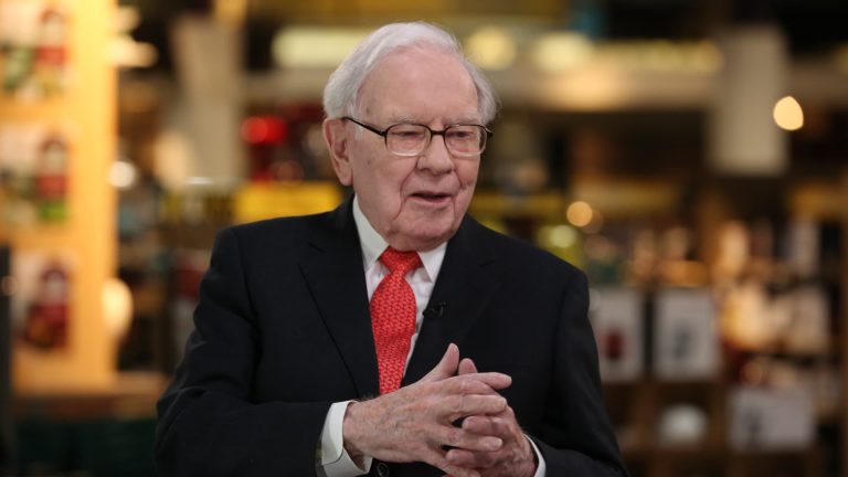 Warren Buffett is at the top of his game as Berkshire hits new heights