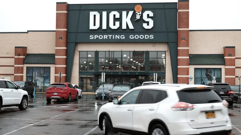 Dick’s Sporting Goods, Fabrinet, Macy’s, AppLovin and more