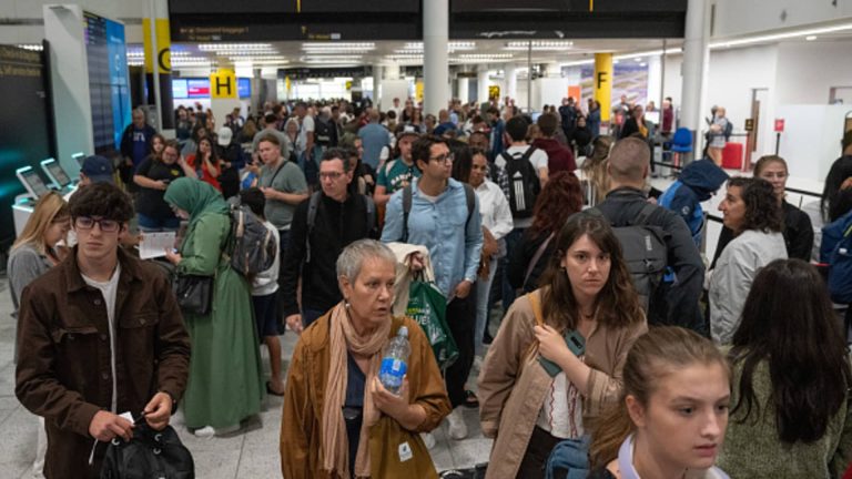 UK flight disruption will take ‘days’ to fix after technical glitch
