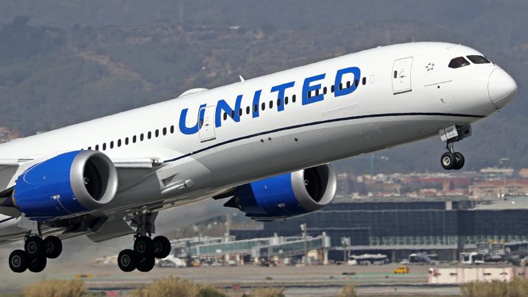 United Airlines pilots approve contract with up to 40% raises