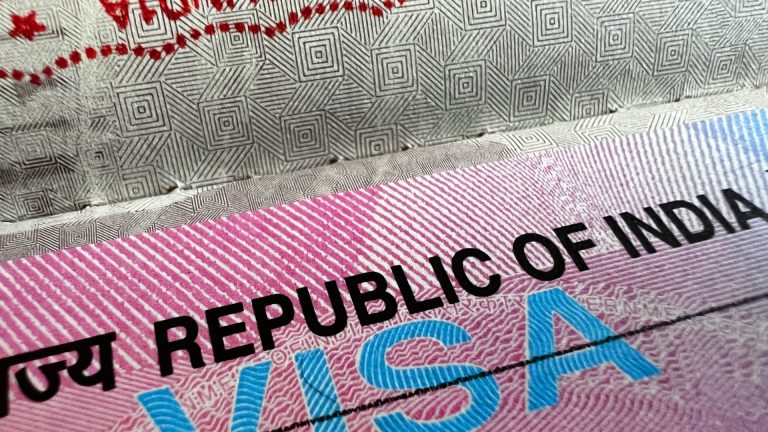 India suspends visa services in Canada as diplomatic crisis escalates